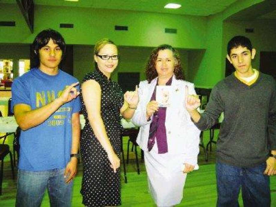 GPJC Rotary Club Turn Their Pinkies Purple to Fight Polio